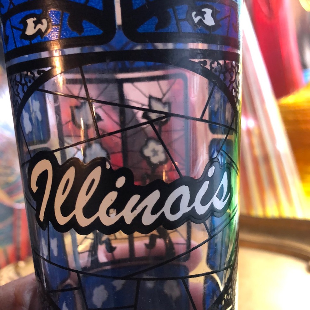 💋Vintage Illinois Souvenir Glass with Blue Design